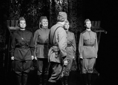 Зрители о драматической балладе «Не покидай меня…», с аншлагом идущей на петрозаводской сцене
