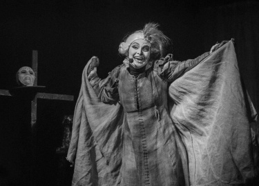 Совсем недавно мне удалось попасть на спектакль театра AD Liberum "Пир во время чумы". Шла опасаясь, настроена была скептически и спина в...